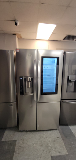 LG Side‑by‑Side Fridge w/ InstaView + Ice/Water – Stainless