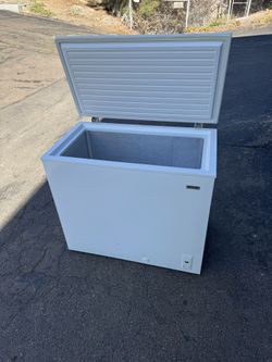 37” Wide Hard To Find Size Large Deep Chest Freezer 30 Day Warranty/free Local Delivery