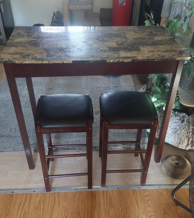 Tabl & Stools