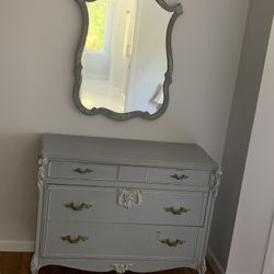 Early 1900s Dresser, Night Stand, And Match