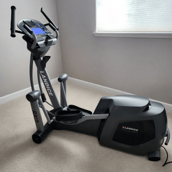Landice CX8 Elliptical – Like New, Adjustable Stride &amp; Resistance - Tacoma, WA