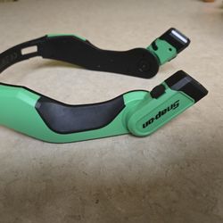 Snap on neck light 