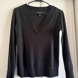 Black pullover sweater