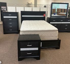 Brand New Queen Bedroom Set with Mattress / Juego de Cuarto Queen con Colchon Nuevo via