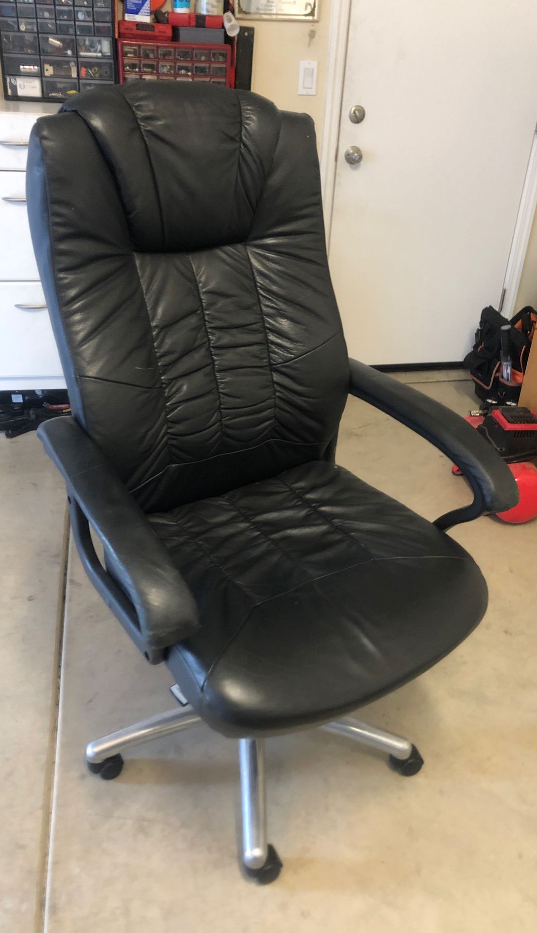 Office chair (leather)