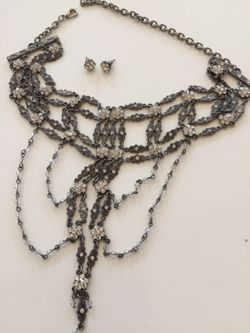 A Beautiful Choker and Matching Earrings Set