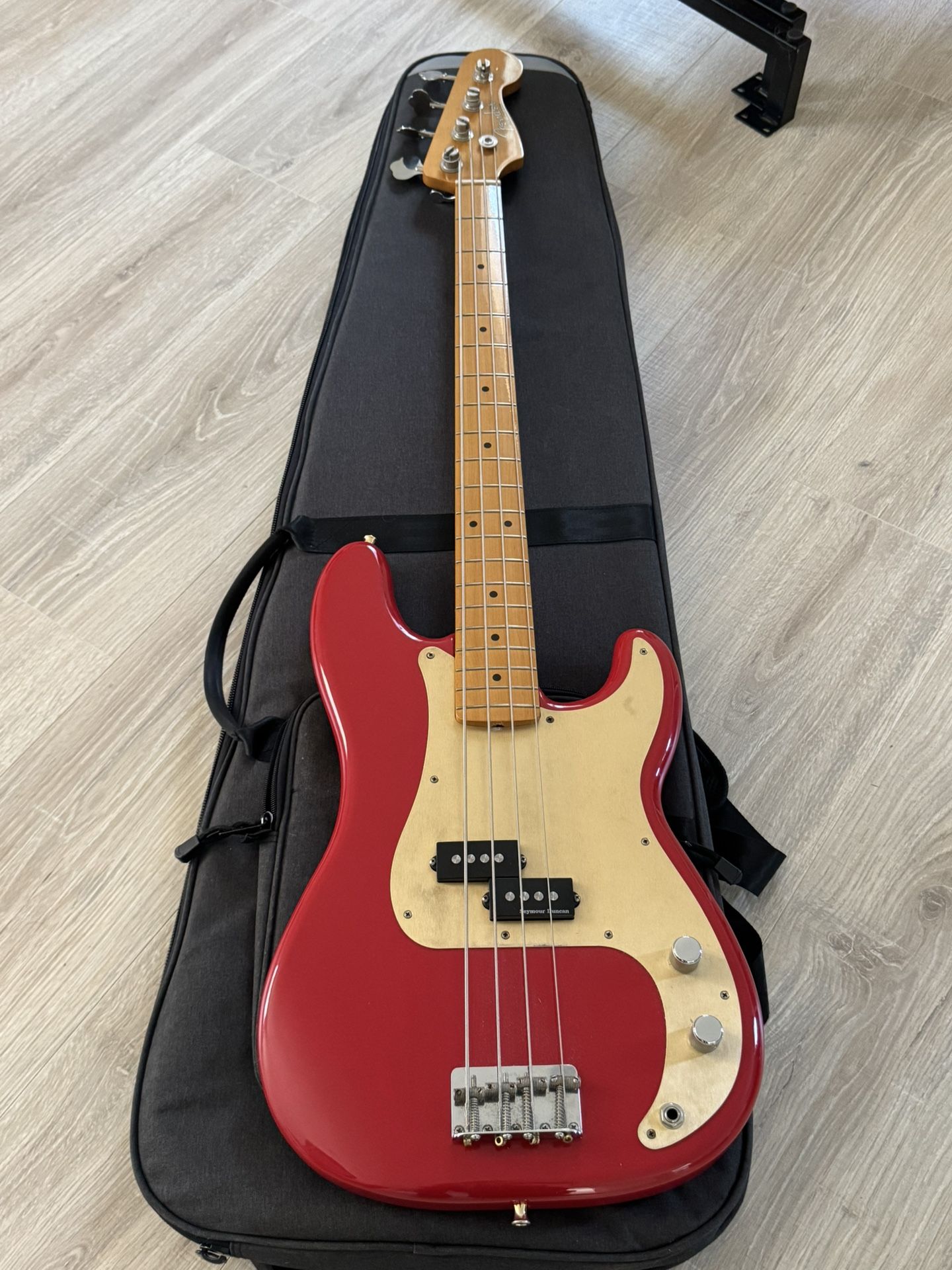 Fender Precision Bass w/ Seymour Duncan Pickup + Hipshot D-Tuner + Gig Bag 