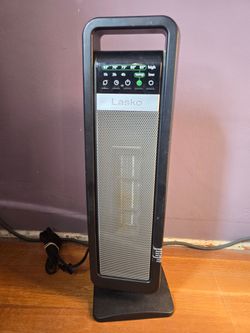 Lasko Small Space Heater w/ Remote WORKS!