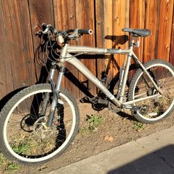 Diamondback Response Sports Mountain Bike (Read Description)