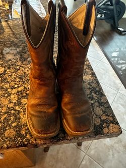 Boys boots