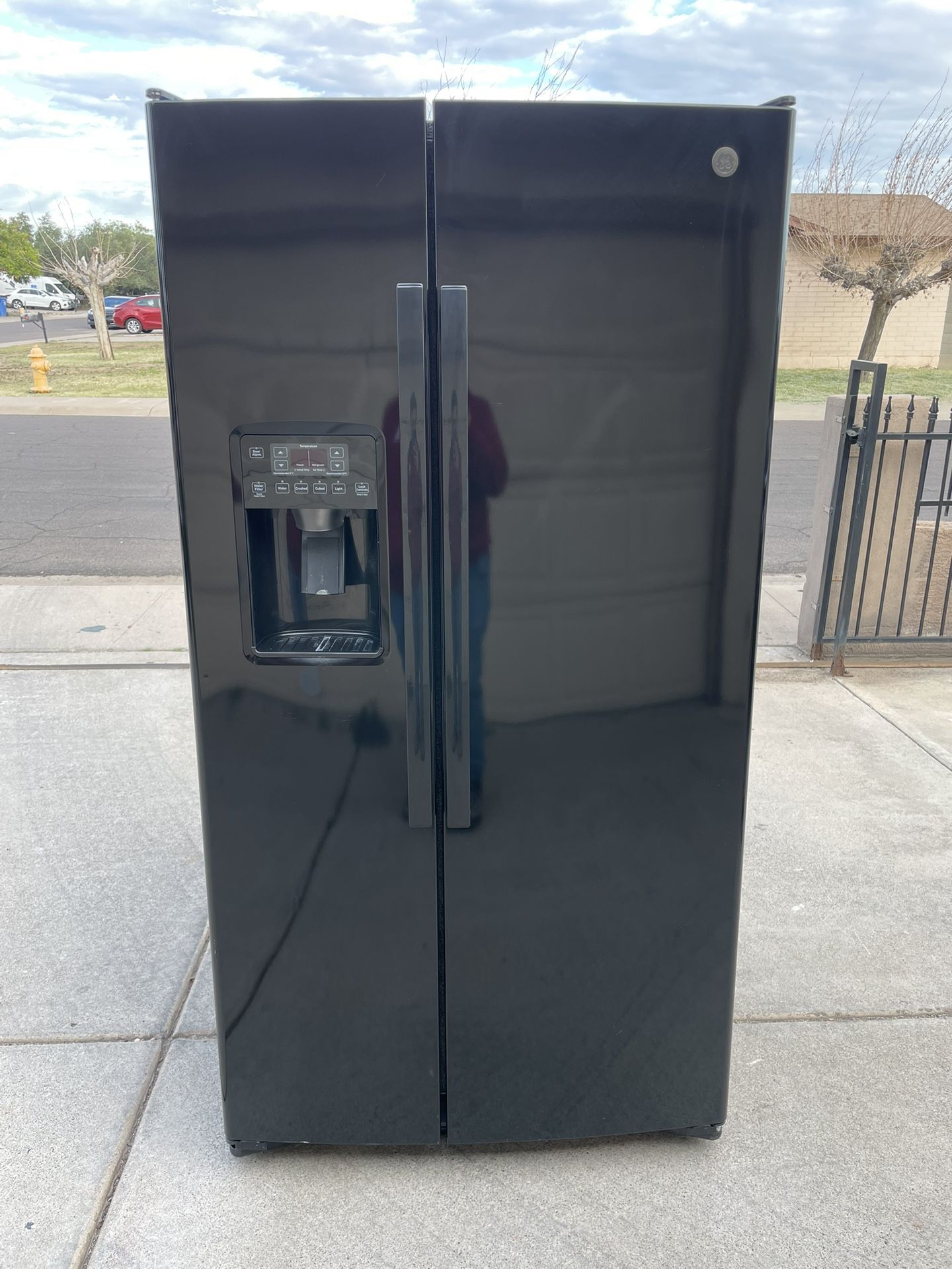 Refrigerator GE Black Color