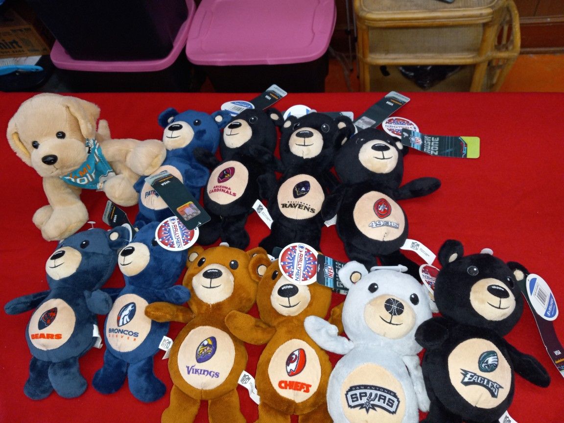 11 NEW WITH TAGS  Rallymen Teddy Bears  NFL