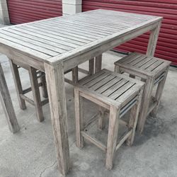 RUSTIC PATIO DINING SET W/STOOLS