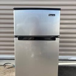 Magic Chef 3.1 cu ft Mini Fridge with Freezer - Stainless
