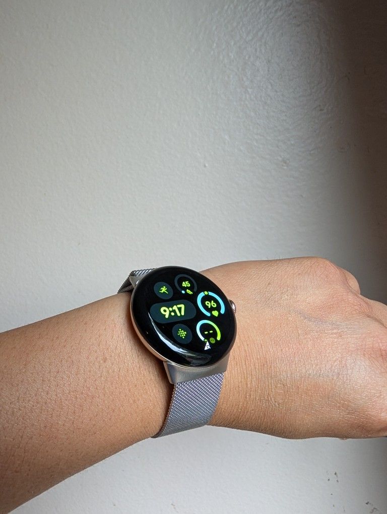 Unlocked Google Pixel Watch 3 41mm LTE And GPS