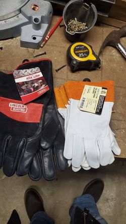 Welding gloves