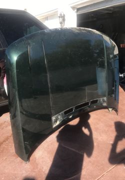 05 Range Rover Hood