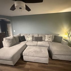 Sectional Couch With Ottoman 