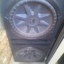 12inch Kickers VR Subwoofers And Box
