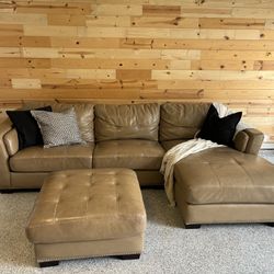 Leather Abbyson Living Sectional With Ottoman(delivery Available)