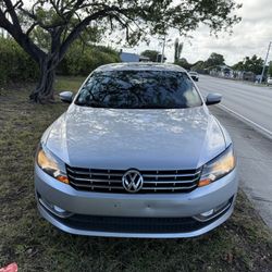 2013 Volkswagen Passat SEL Excellent Condition