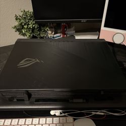 ASUS ROG Strix G17 17” Gaming Laptop – i7 / RTX 2070 SUPER / 16GB RAM / 512GB SSD – 144Hz