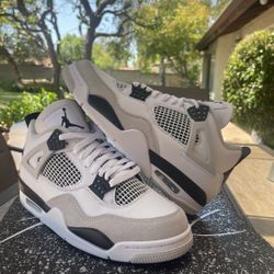 Jordan 4 Military Black DS 8.5M (SOLD)