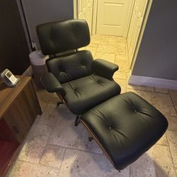 Lounge Chair + Ottoman
