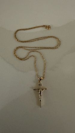 14k yellow gold necklace with cross pendant