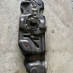 2018 - 2019 FORD EXPEDITION 4X4 FUEL GAS TANK RESERVOIR W/ HEAT SHIELD OEM