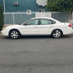 2005 Ford Taurus