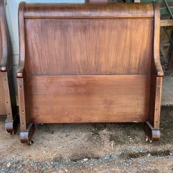 Twin Mahogany Sleigh Bed 1 Of 2