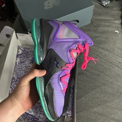 Lebrons Nike Air 