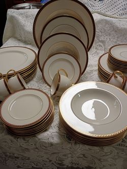 Lenox Presidential Dinnerware Service for 8