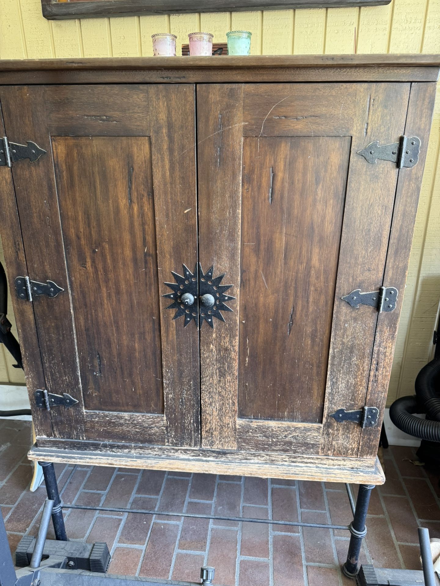 Armoire