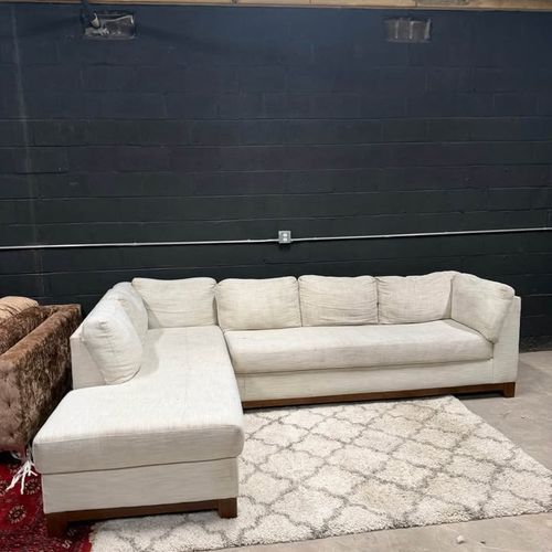 Light Beige Sectional Sofa w Chaise