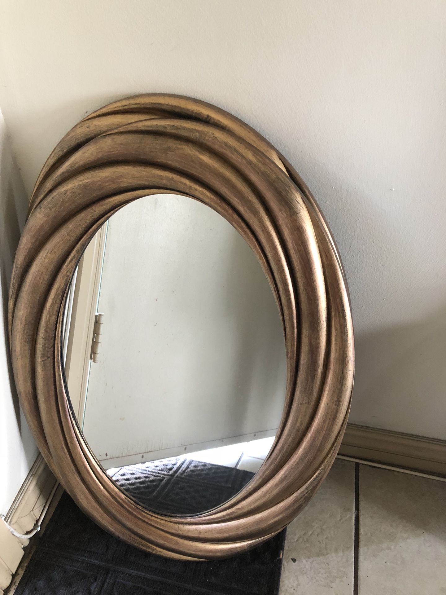 2 Oval shaped mirrors in good condition