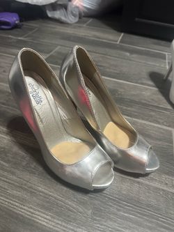 Women’s high heels Size 8