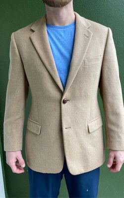 Real camel hair men’s jacket. Size medium. Jacket is in great condition.