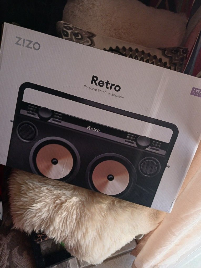 BRAND BRAND NEW IN BOX RETRO BY ZIZO BEAUTIFUL BLUE TOOTH REMOTE USB PORT ETC PAID 229 SELL 1ST 75 FIRM FINAL PRICE