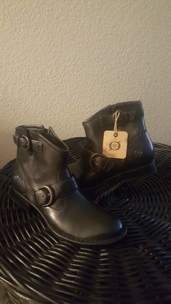 6.5 authentic brand new Born black leather booties