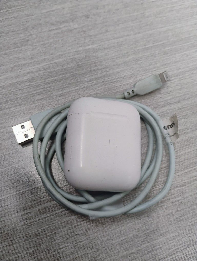 Apple Airpods With Charging Cables 