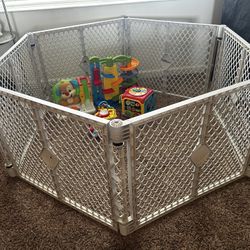 Baby Gate / Play Yard