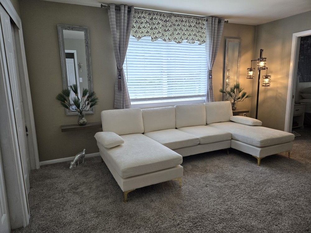 Beautiful White Chenille U-shaped Sectional