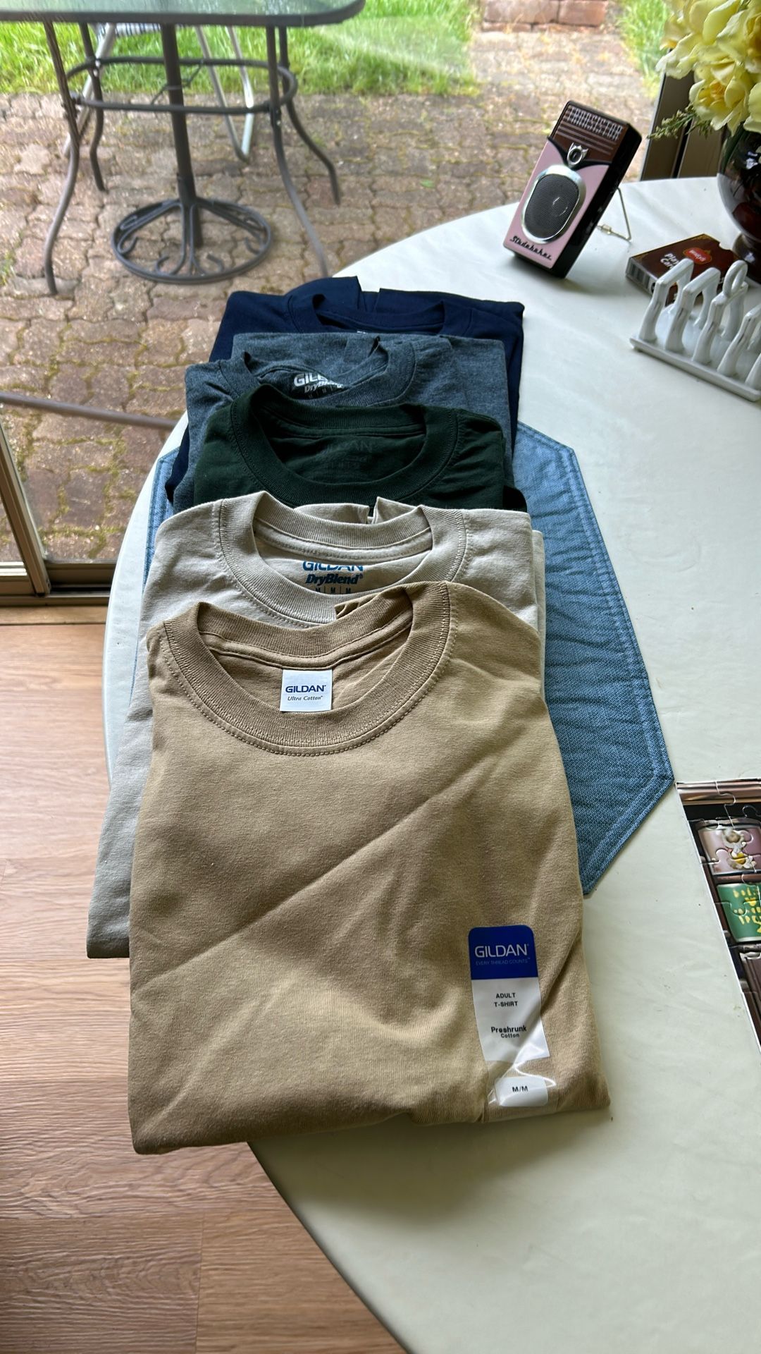 New men’s medium Gilden shirts seven for $10