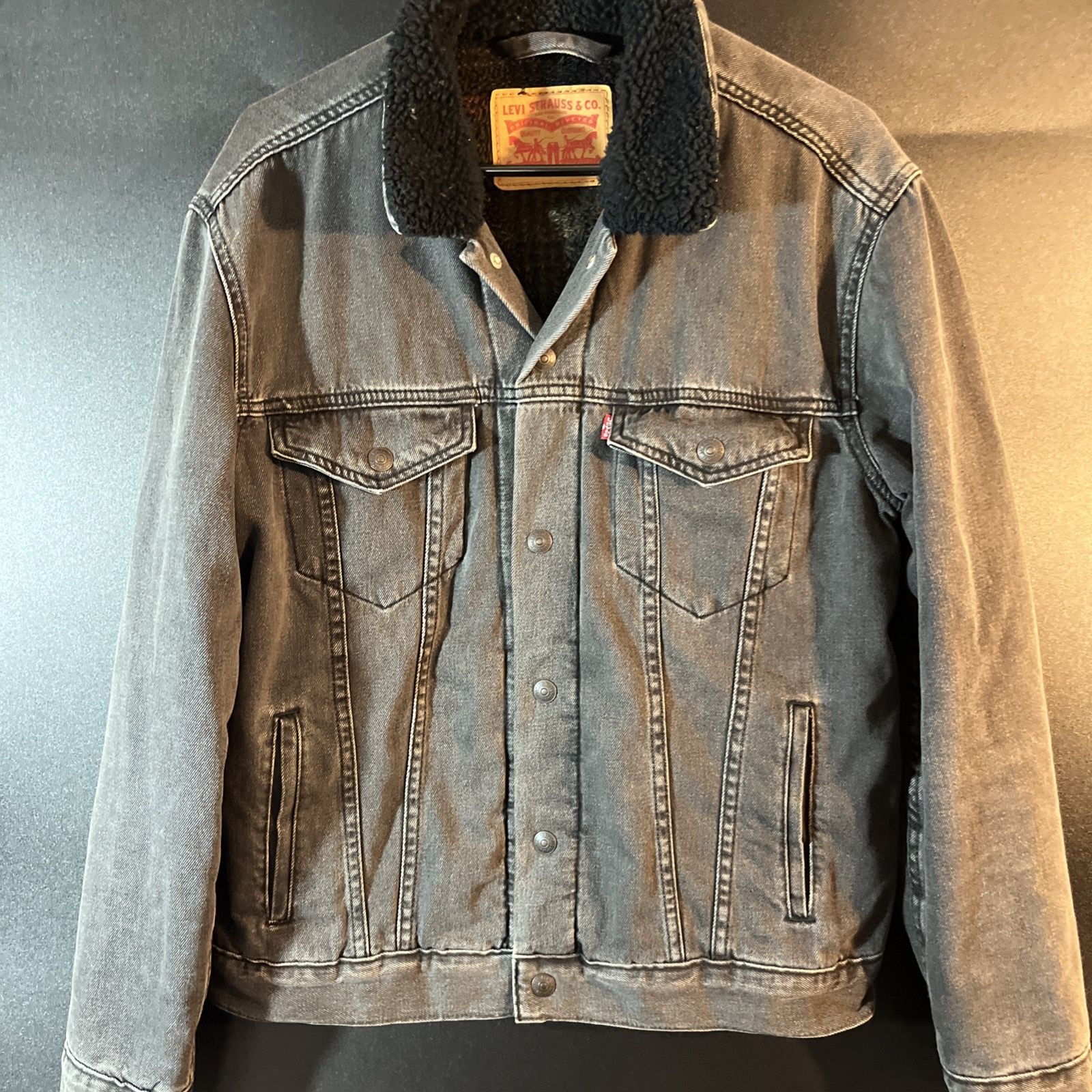 Levis Jean Jacket Black Trucker Fleece Lined Mens Medium Faded Distressed Worn