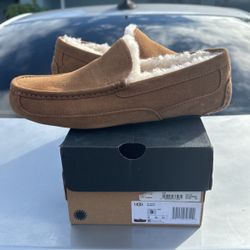 UGG Ascot Slippers Size 9 Brand New $80