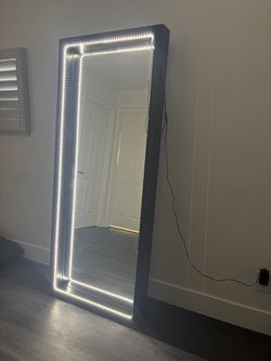Light Up Mirror Black Frame ( PICK UP ONLY )
