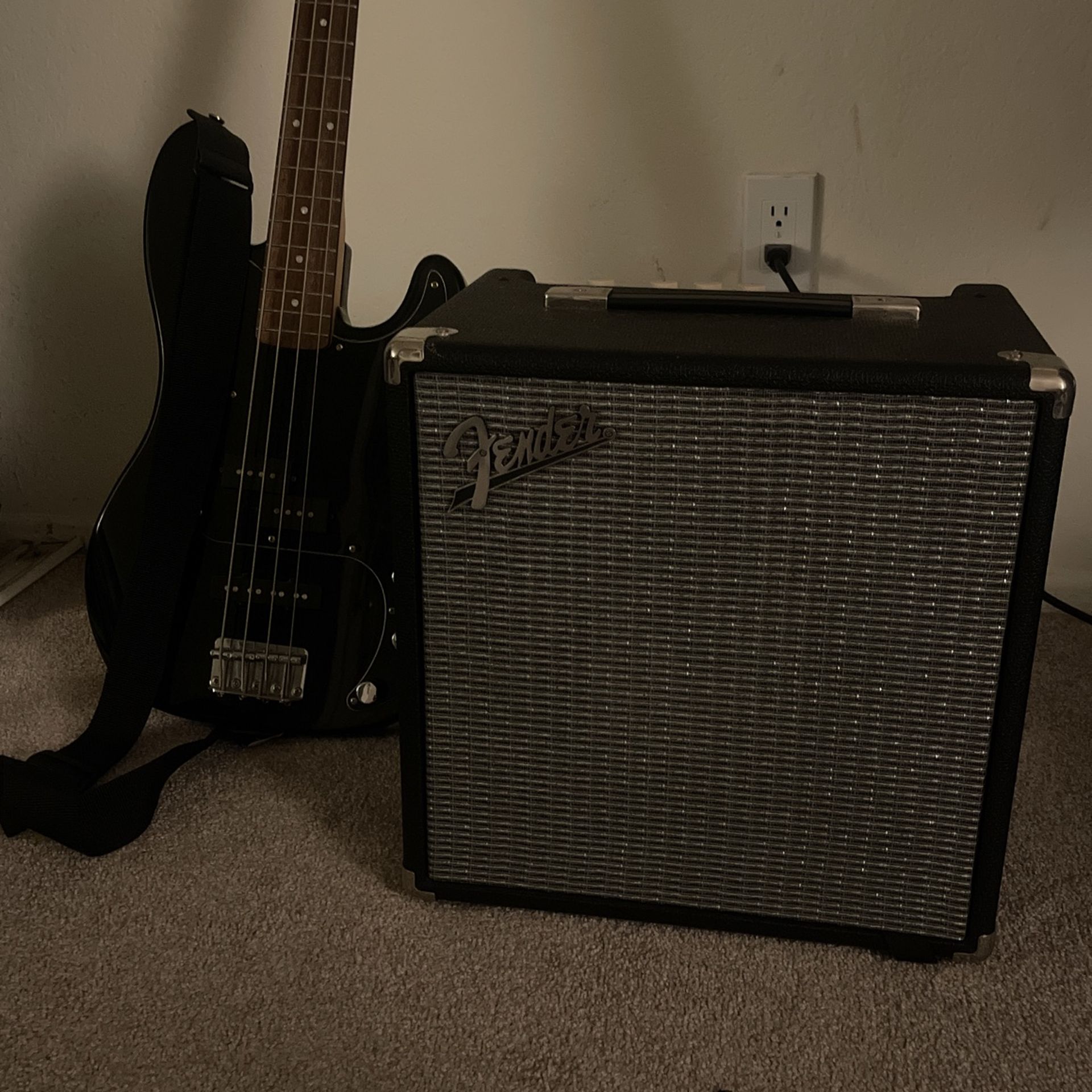 Squier Precision Bass And fender Rumble 25w