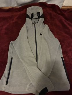 Nike Sweater Size Medium 